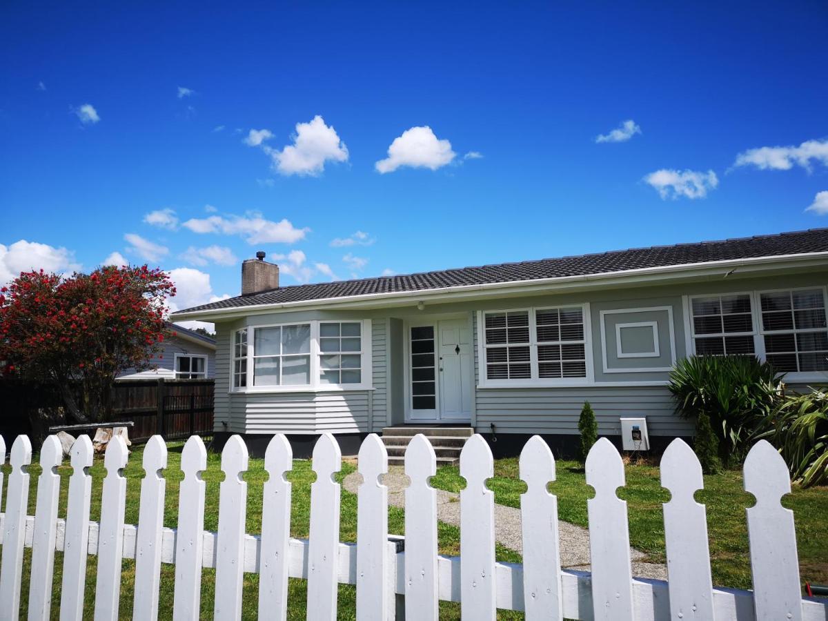 Cheerful 4 Bedroom Holiday Home Rotorua Extérieur photo